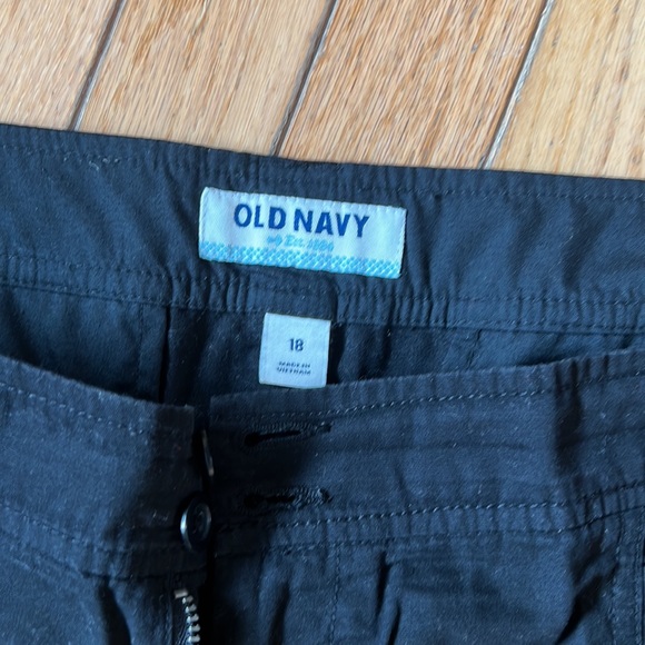 Old navy dress slacks 🖤 - Picture 5 of 10